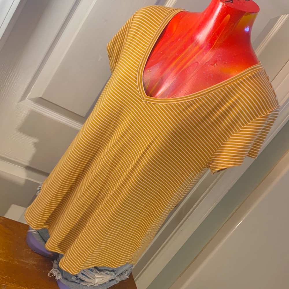 AMERICAN EAGLE OUTFITTERS Mustard Yellow Favorite T shirt Top - Picture 2 of 10